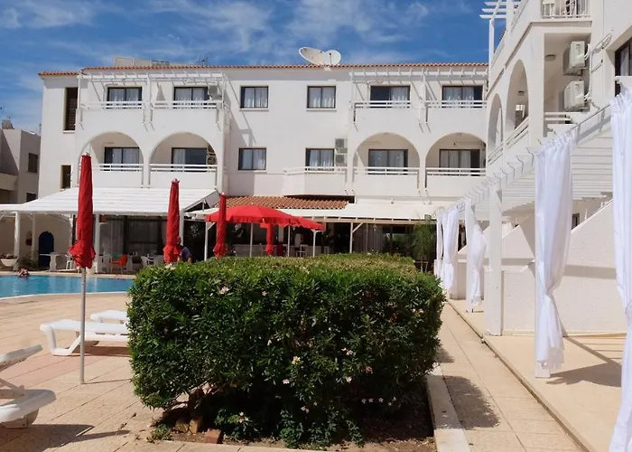 Amore Hotel Apartments Paralimni